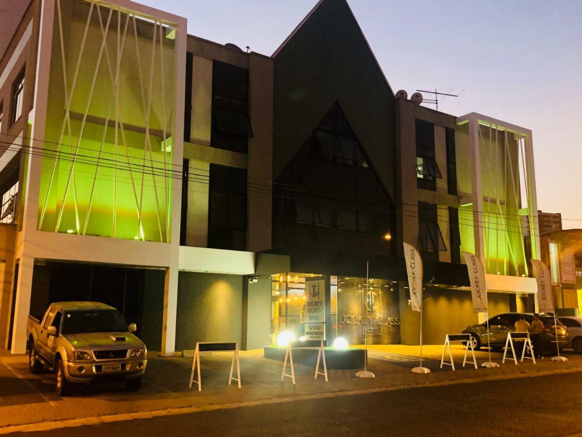 טרזינה Jockey Class Hotel מראה חיצוני תמונה
